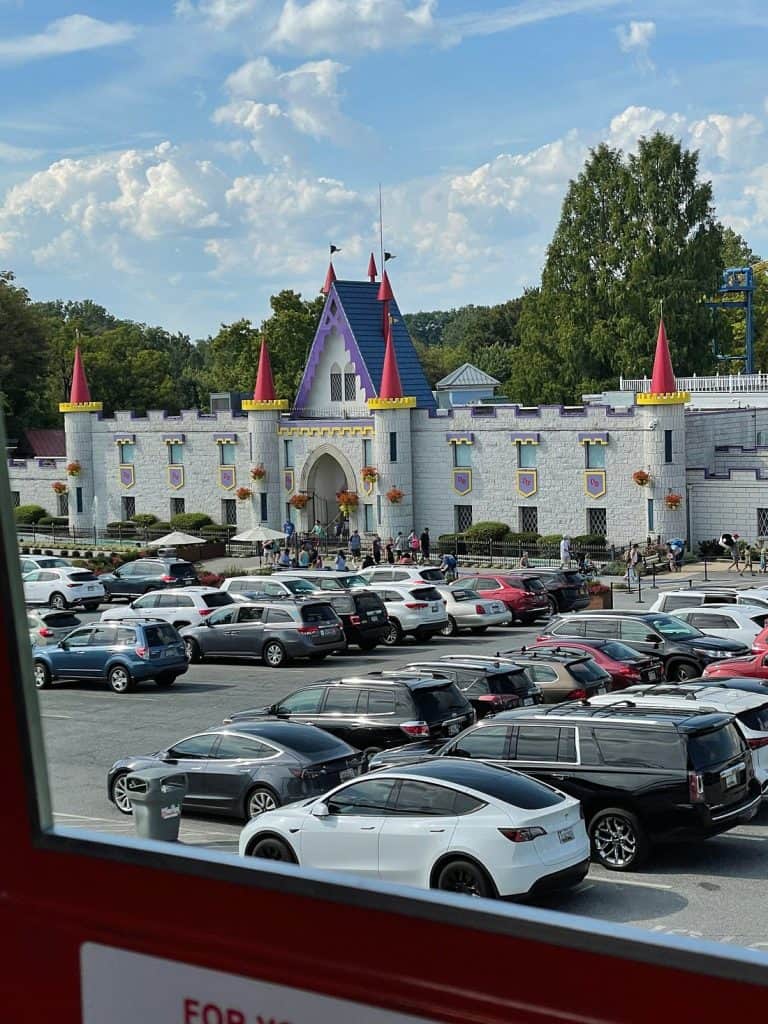 Parking lot of Dutch Wonderland