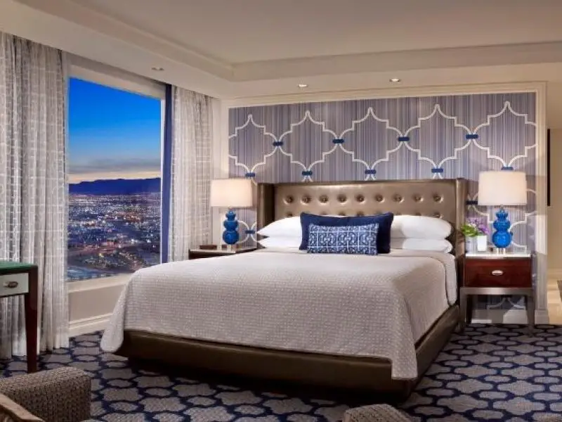 Cosmopolitan hotel room is shown while pitching it against Bellagio hotel