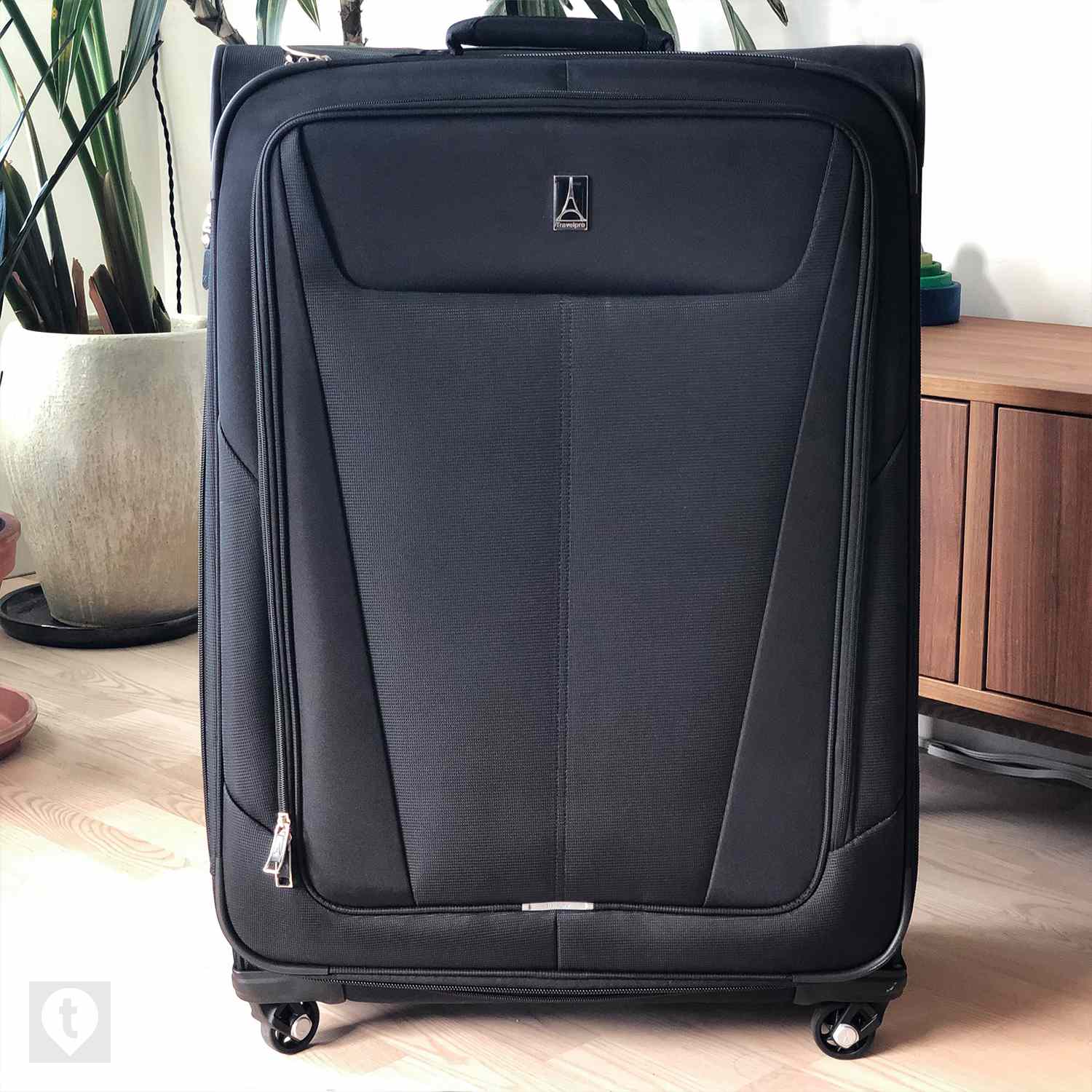 Maxlite suitcase is shown in the picture
